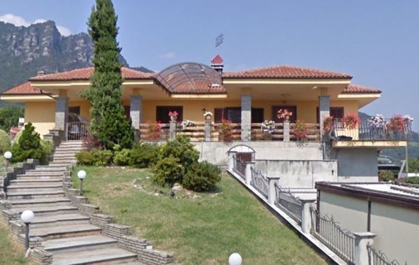 casa indipendente in vendita ad Envie