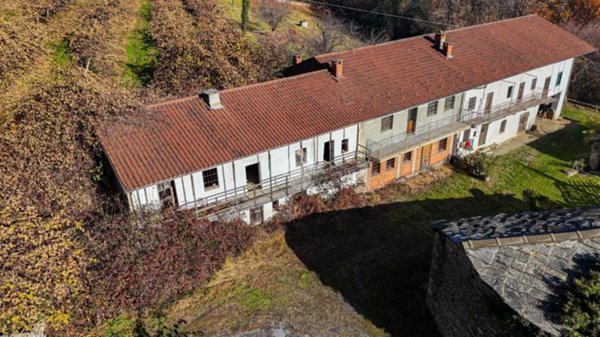 casa indipendente in vendita ad Envie in zona Occa