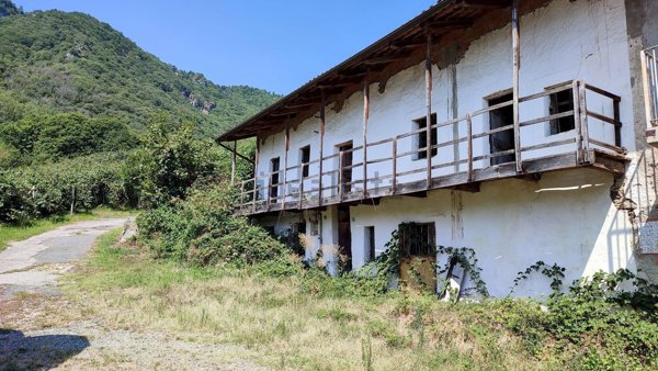 casa indipendente in vendita ad Envie in zona Occa