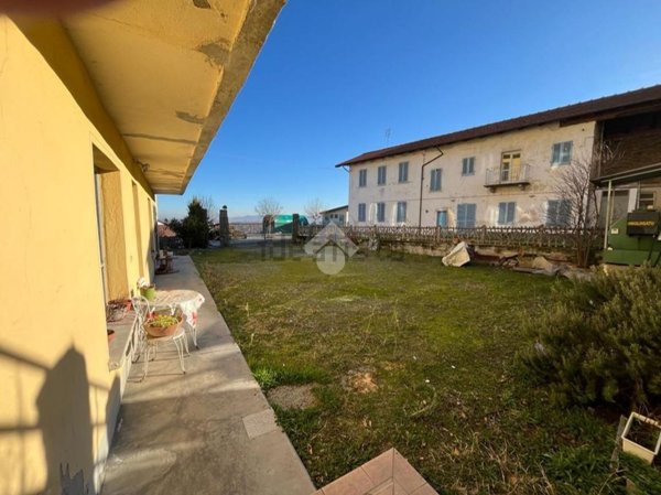 appartamento in vendita ad Envie in zona Occa