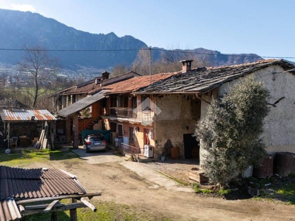 casa indipendente in vendita ad Envie