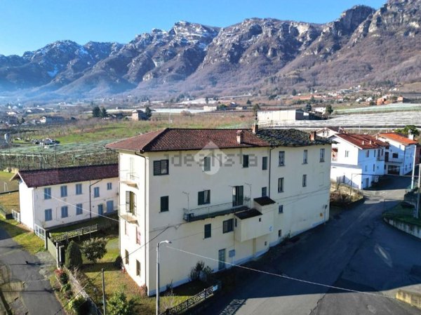 quadrivano in vendita ad Envie in zona Occa