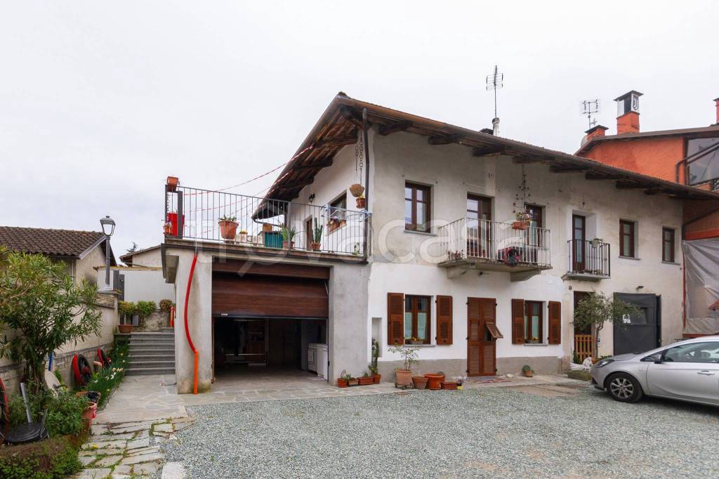appartamento in vendita ad Envie in zona Occa