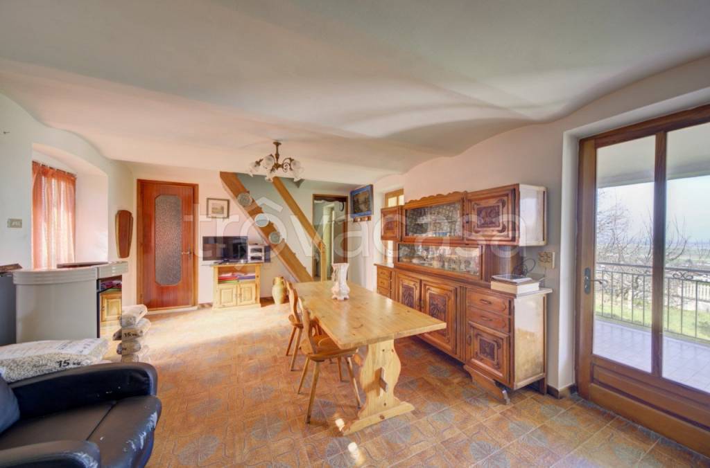 casa indipendente in vendita ad Envie in zona Occa