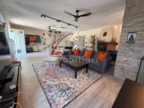casa indipendente in vendita ad Envie