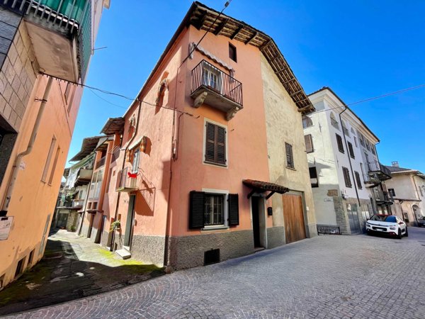 casa indipendente in vendita a Farigliano