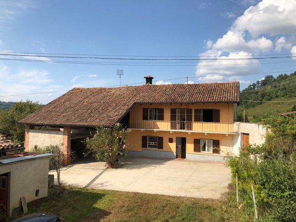 casa indipendente in vendita a Farigliano