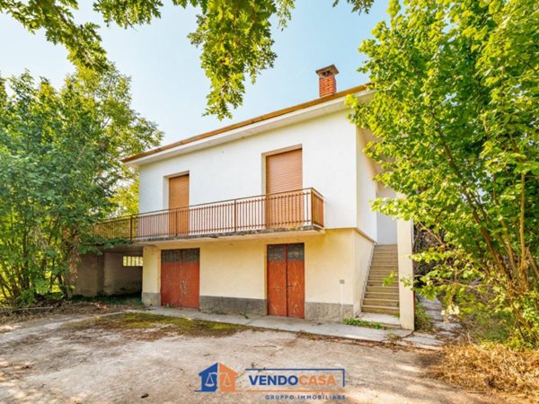 casa indipendente in vendita a Farigliano