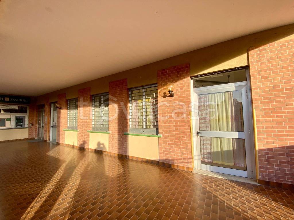 negozio in vendita a Farigliano