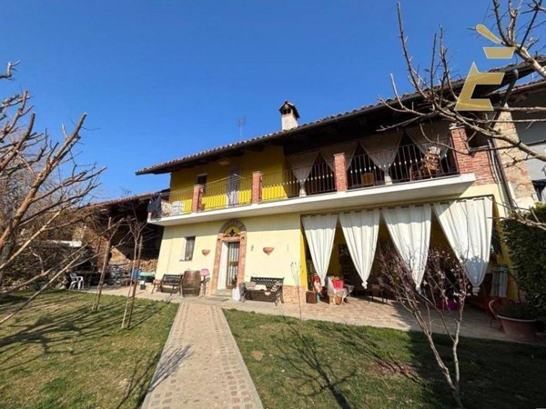 casa indipendente in vendita a Farigliano