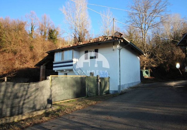 casa indipendente in vendita a Farigliano