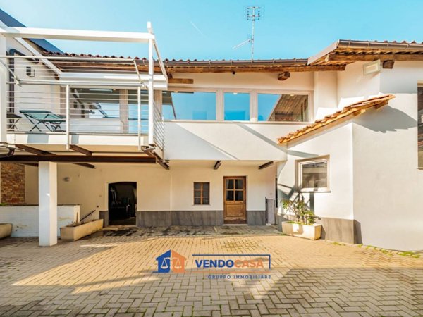 casa indipendente in vendita a Farigliano