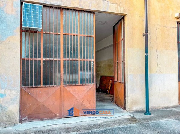 locale commerciale in vendita a Farigliano