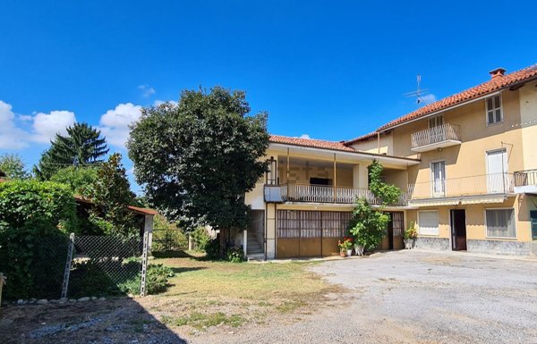 casa indipendente in vendita a Farigliano