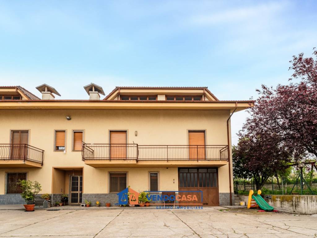 casa indipendente in vendita a Farigliano