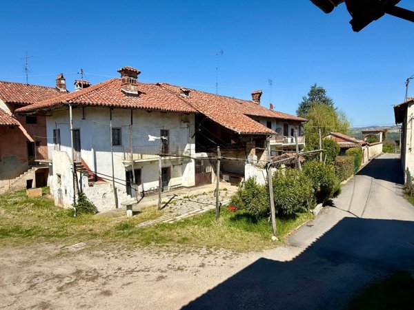 casale in vendita a Farigliano
