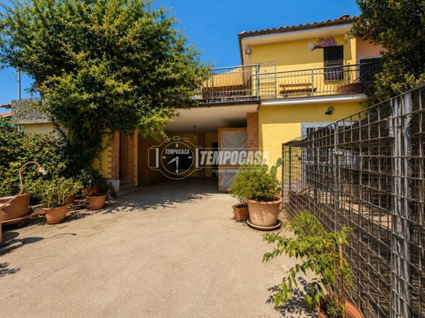 casa indipendente in vendita a Farigliano