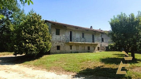 casa indipendente in vendita a Farigliano
