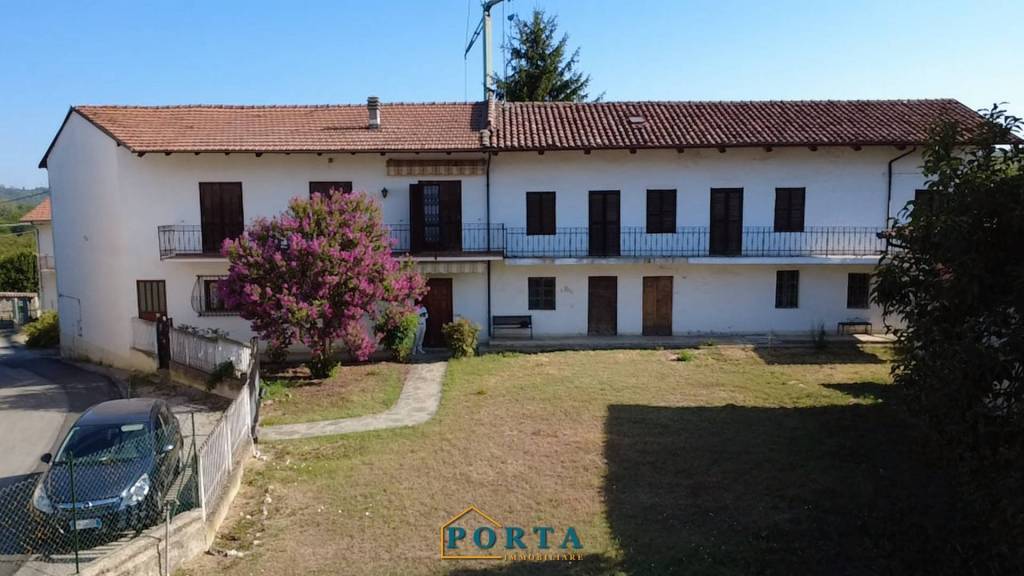 casa indipendente in vendita a Farigliano