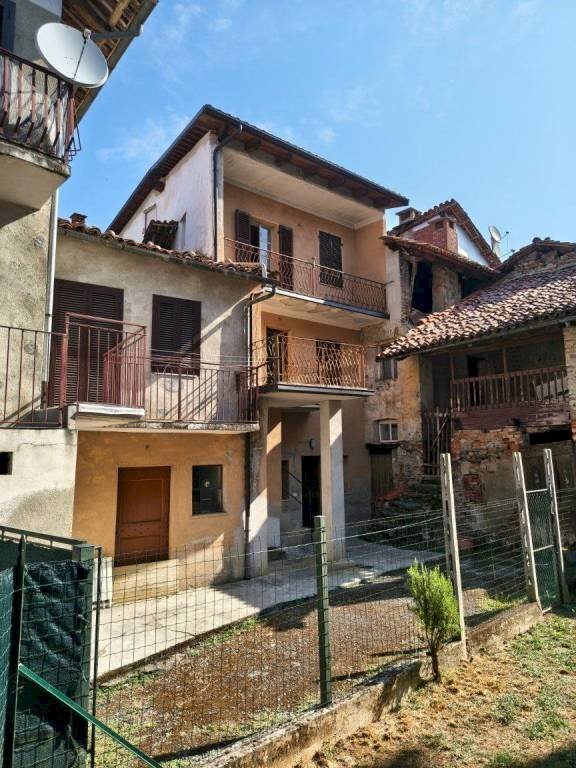 casa indipendente in vendita a Farigliano