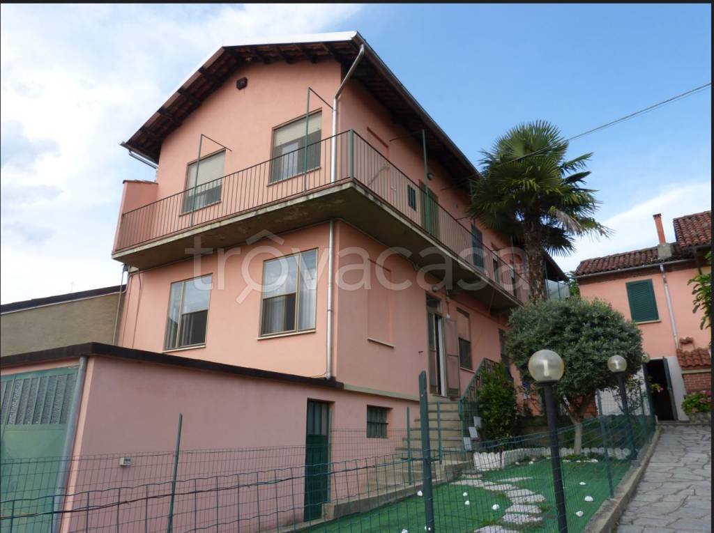 casa indipendente in vendita a Fossano