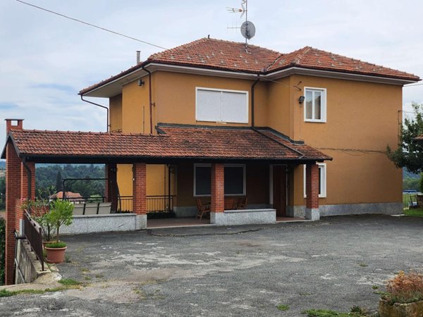casa indipendente in vendita a Fossano