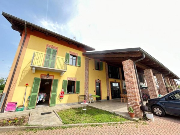 casa indipendente in vendita a Fossano in zona Santa Lucia