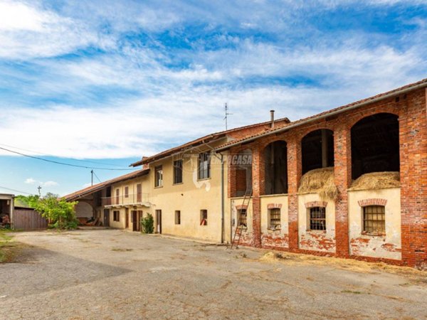 casale in vendita a Fossano