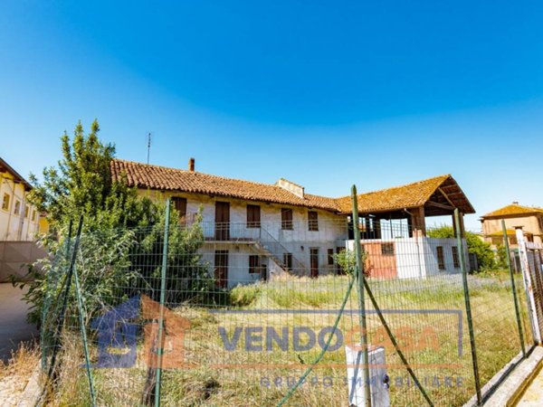 casa indipendente in vendita a Fossano in zona Mellea