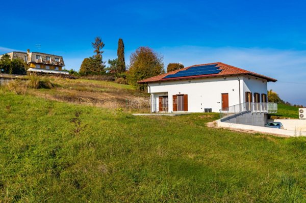 casa indipendente in vendita a Fossano