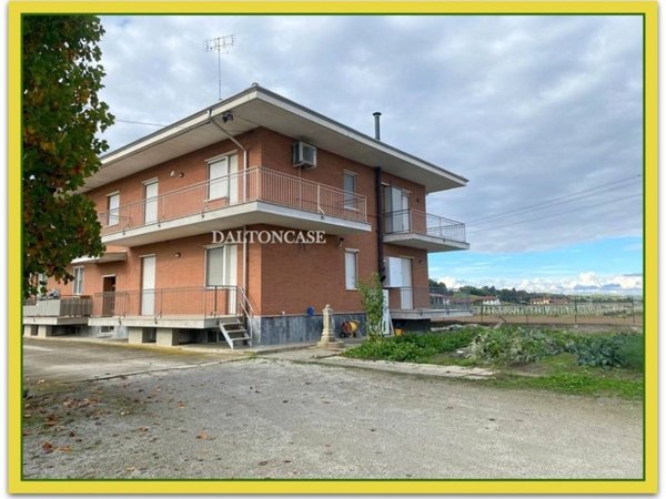 casa indipendente in vendita a Fossano