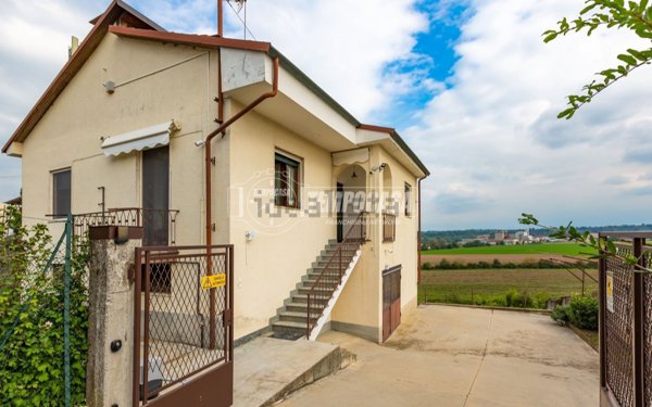 casa indipendente in vendita a Fossano