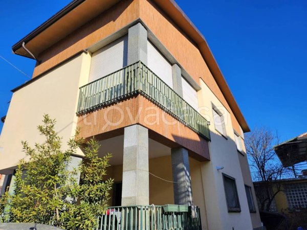 casa indipendente in vendita a Fossano