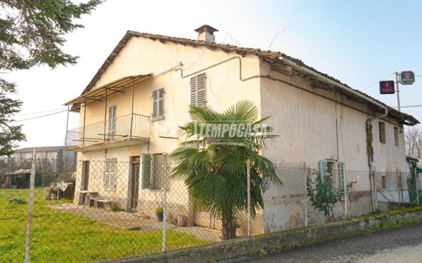 casale in vendita a Fossano in zona Loreto