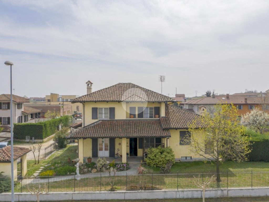 casa indipendente in vendita a Fossano in zona Loreto