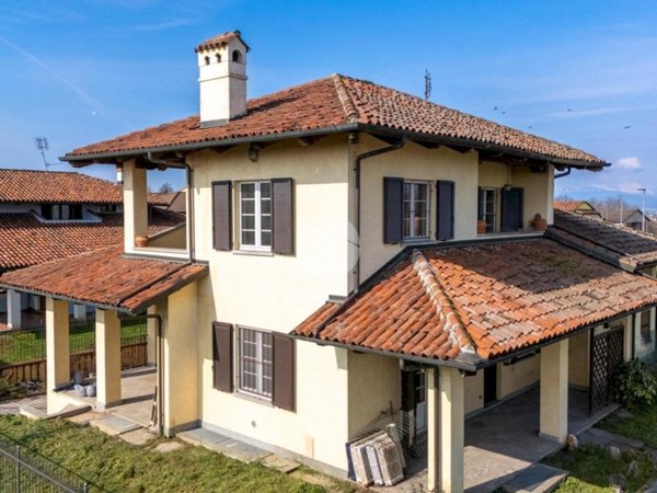 casa indipendente in vendita a Fossano in zona Loreto
