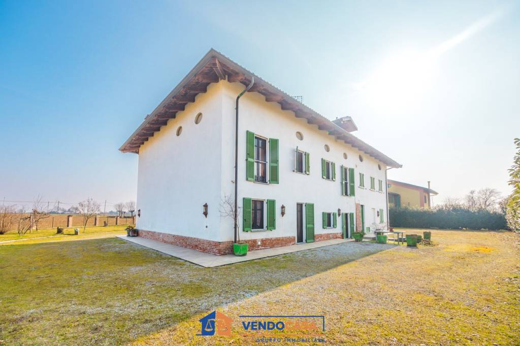 casa indipendente in vendita a Fossano