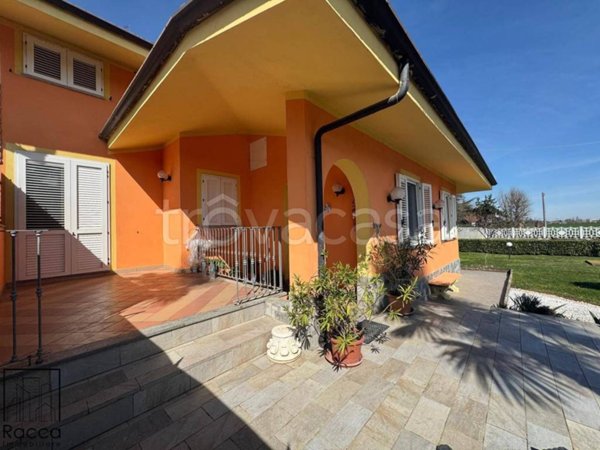 casa indipendente in vendita a Fossano in zona Loreto