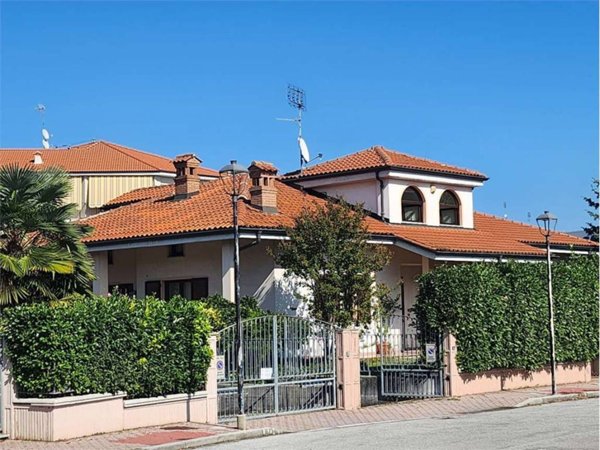 casa indipendente in vendita a Fossano