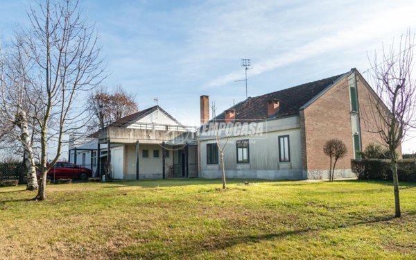 casa indipendente in vendita a Fossano