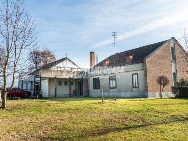 casa indipendente in vendita a Fossano