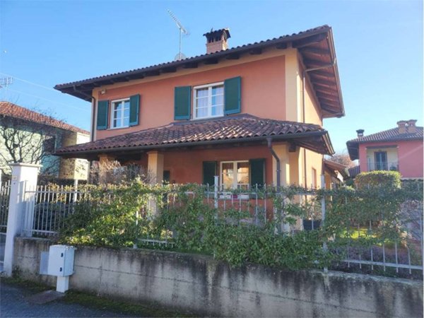 casa indipendente in vendita a Fossano
