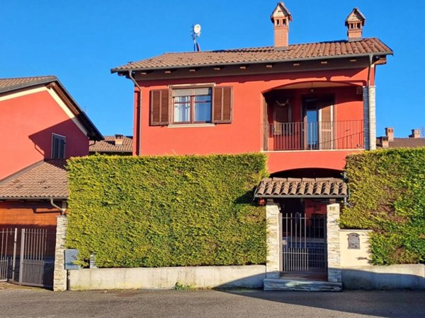 casa indipendente in vendita a Fossano
