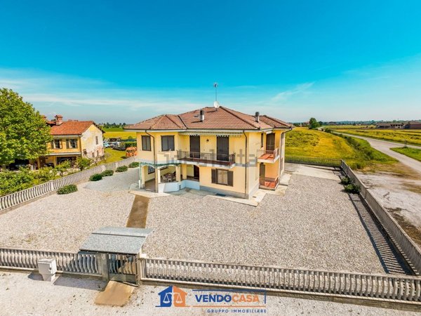 casa indipendente in vendita a Fossano