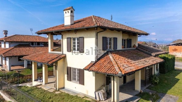 casa indipendente in vendita a Fossano in zona Loreto