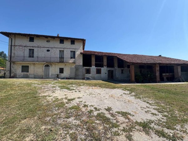 casa indipendente in vendita a Fossano in zona Tagliata