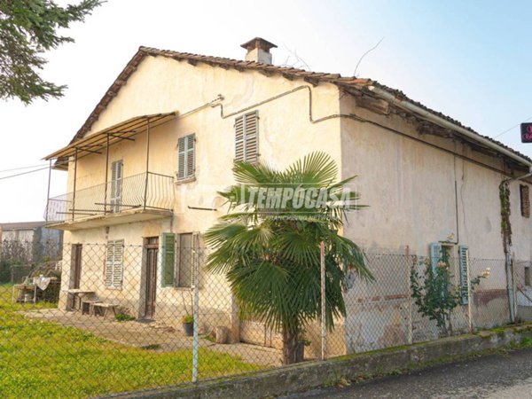 casa indipendente in vendita a Fossano in zona Loreto
