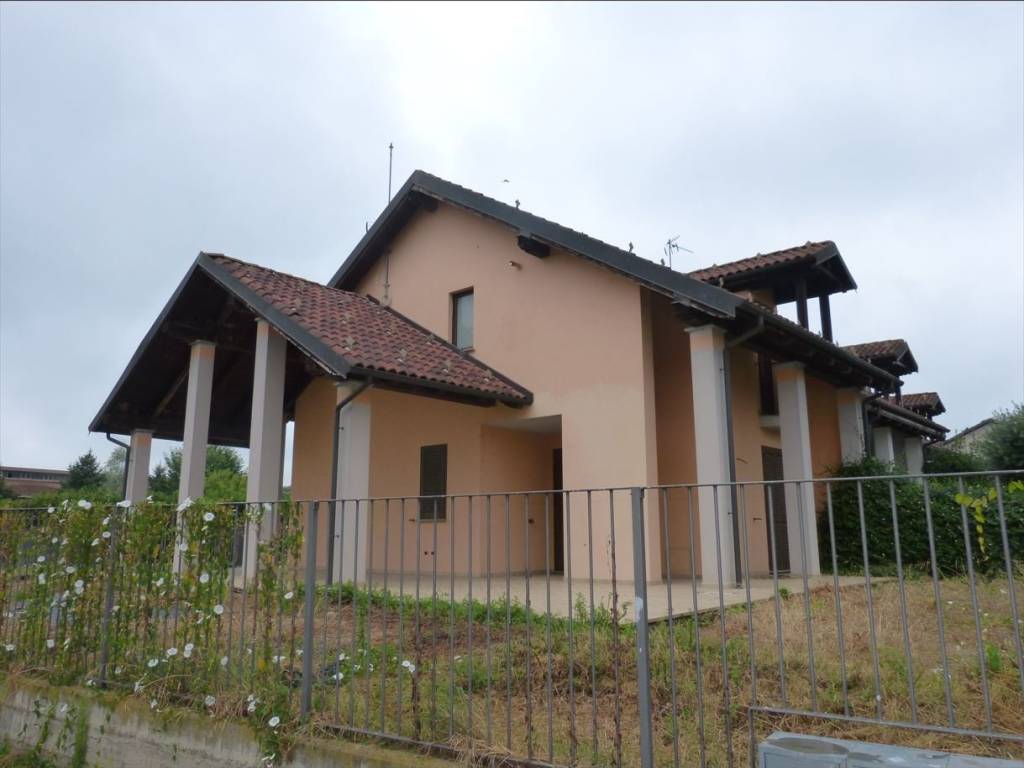 casa indipendente in vendita a Fossano