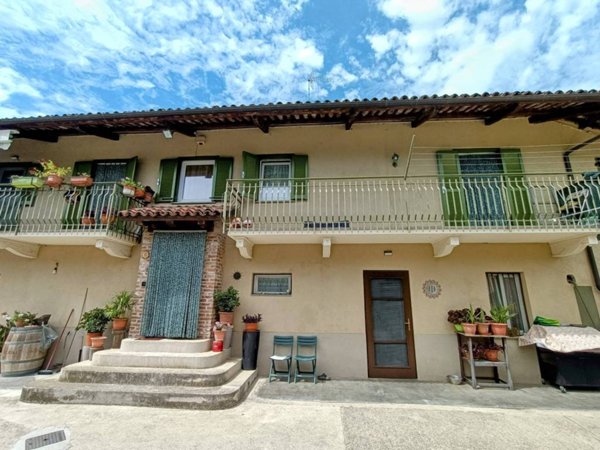 casa indipendente in vendita a Fossano