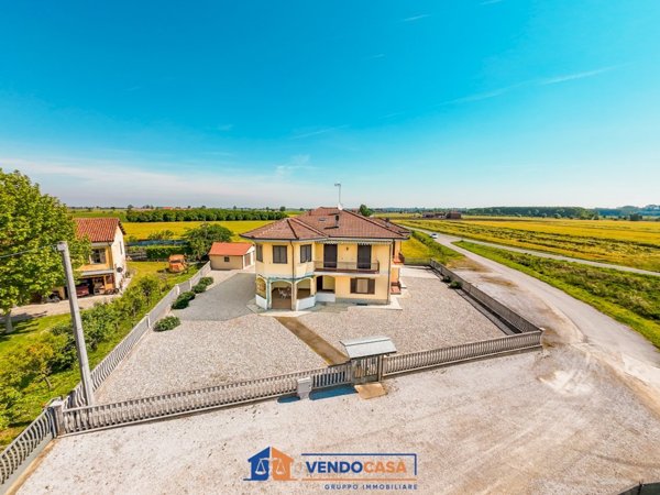 casa indipendente in vendita a Fossano